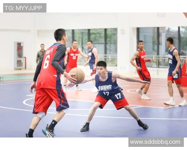 篮球联赛激战正酣 新兴球队崛起助力赛季竞争格局变化